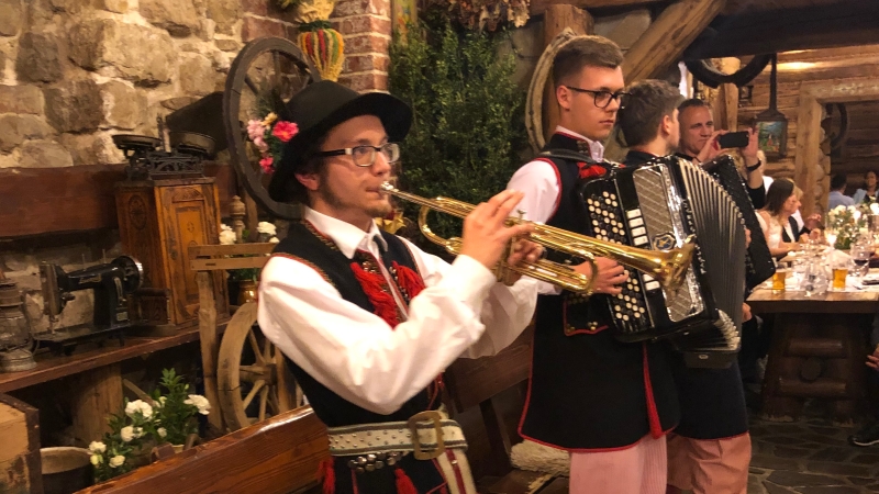 Folkloremiddag p� Morskie OKO